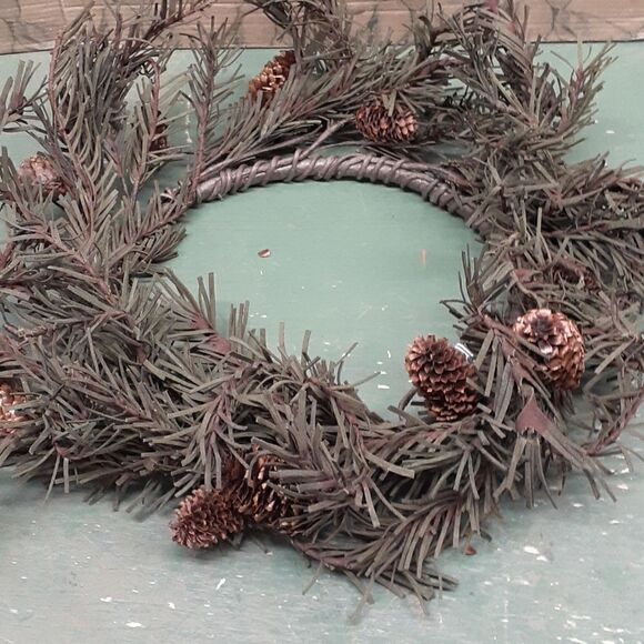 Distressed Lantern of stars with a primitive wreath of greenery. - Picture 3 of 7